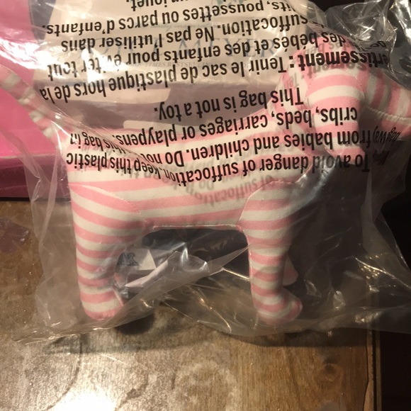 🔥VS Pink Ltd. Edition Pink Originals pup NWT - Picture 3 of 4